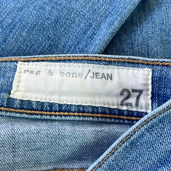 Rag & Bone - slightly distressed skinny blue jeans - mid rise - size 27 - Picture 3 of 7